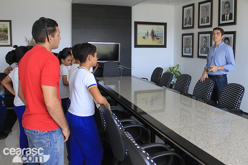 [02-10] - Alunos de Escola de Uruburetama visitam sede do Vozao - 3