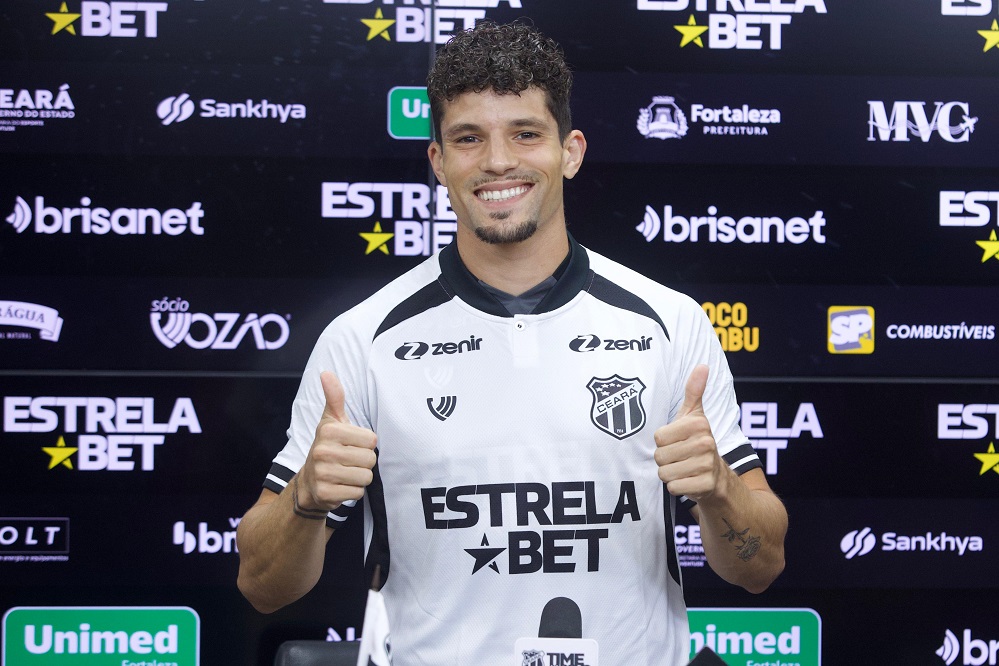 Em Porangabuçu, Ceará apresenta oficialmente o lateral-direito Rafael Ramos