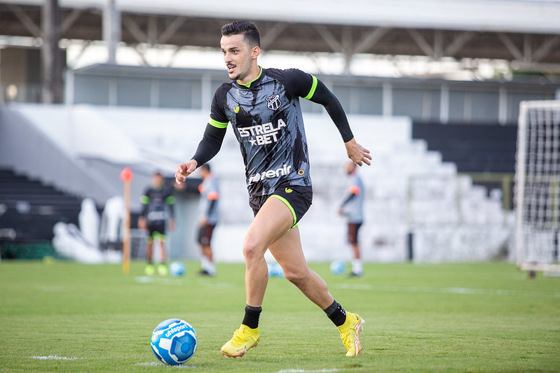 Dois dias antes de enfrentar o Criciúma, Ceará realiza o último treinamento na Capital
