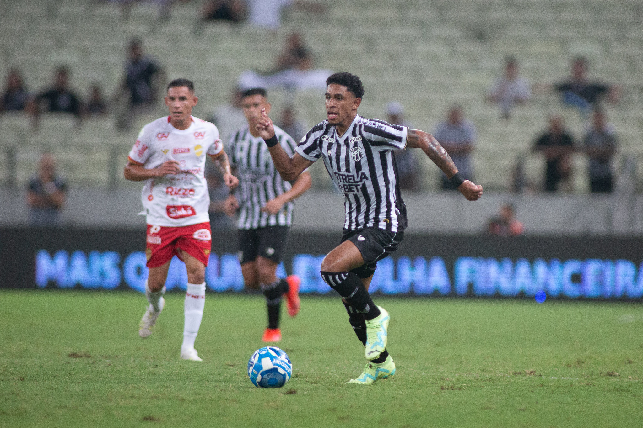 Informações da venda de ingressos para o jogo entre Vila Nova e Ceará pela 37ª rodada do Campeonato Brasileiro