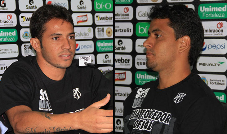 Assisinho e Leandro Brasília comemoram jogada que resultou no gol da vitória