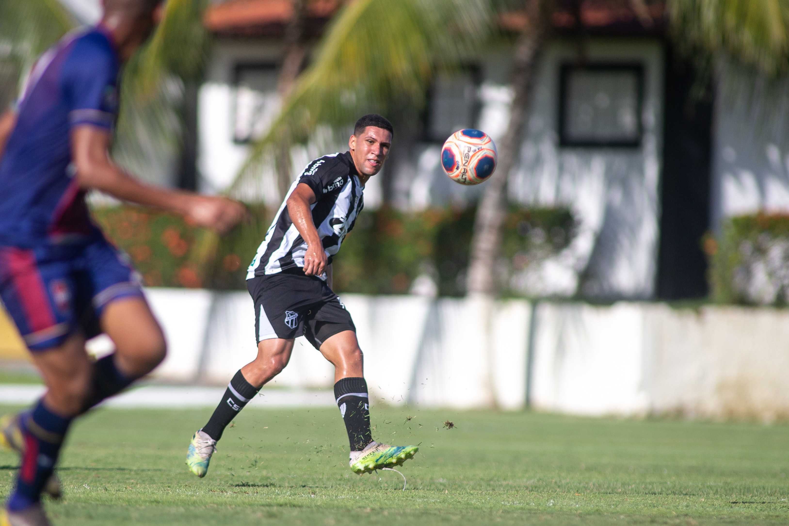 Ceará joga em alto nível, mas cede vitória para o Barbalha em sua estreia pela Taça Fares Lopes