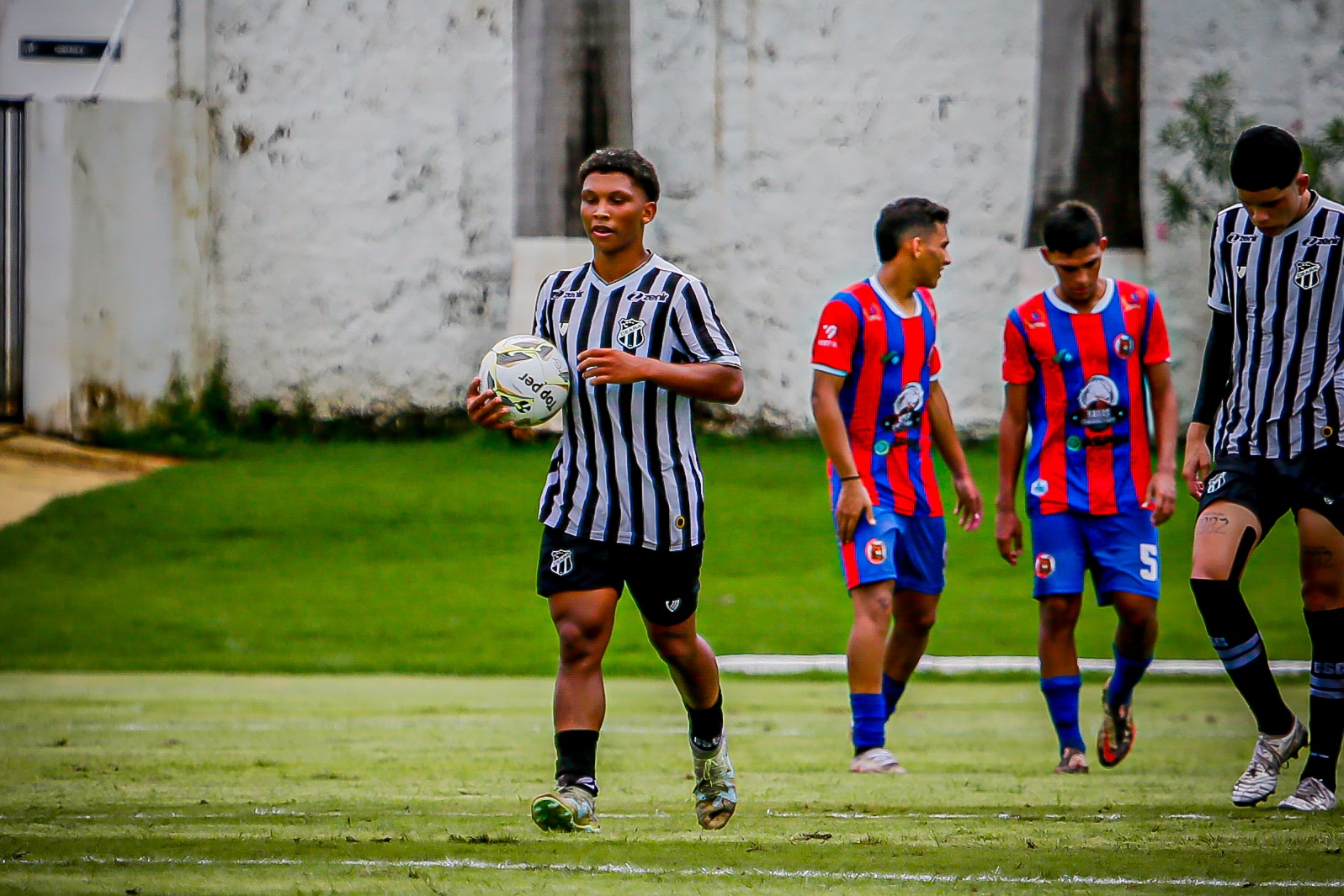 Sub-17: Em manhã inspirada, Ceará aplica 9 a 0 no Tiradentes/CE pelo Campeonato Cearense