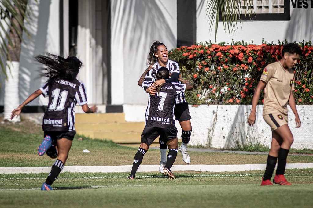 Fut. Feminino:  Com gol de Ju Oliveira, Ceará vence o R4 por 1x0