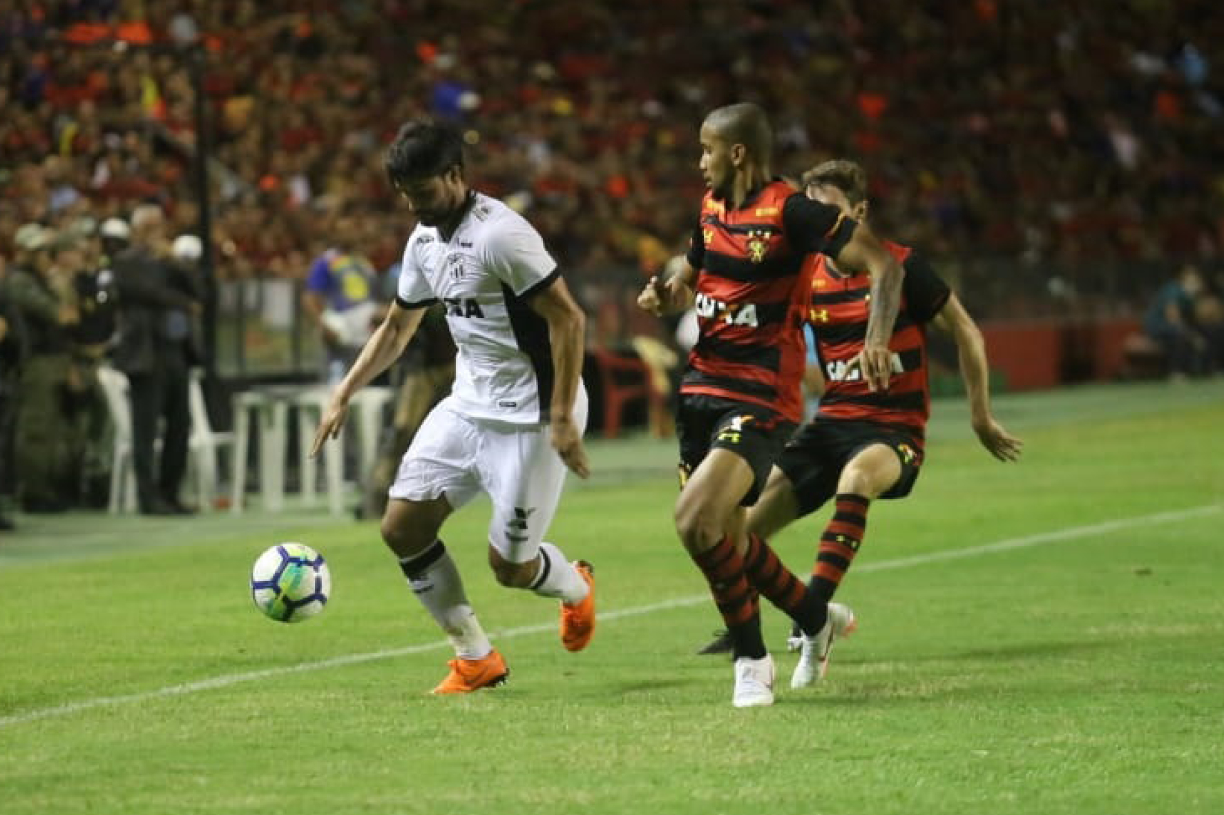 Contra o Sport, Ceará perde por placar mínimo, mas se mantém fora do Z-4