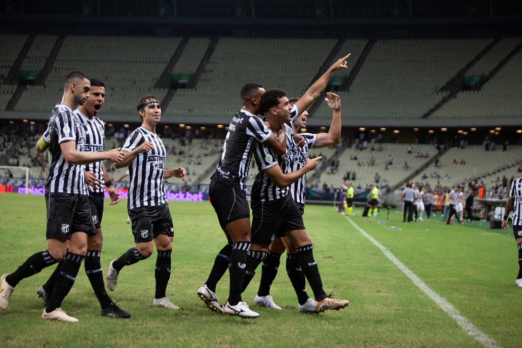 Camp. Brasileiro: Na Arena Castelão, Ceará goleia o Botafogo/SP