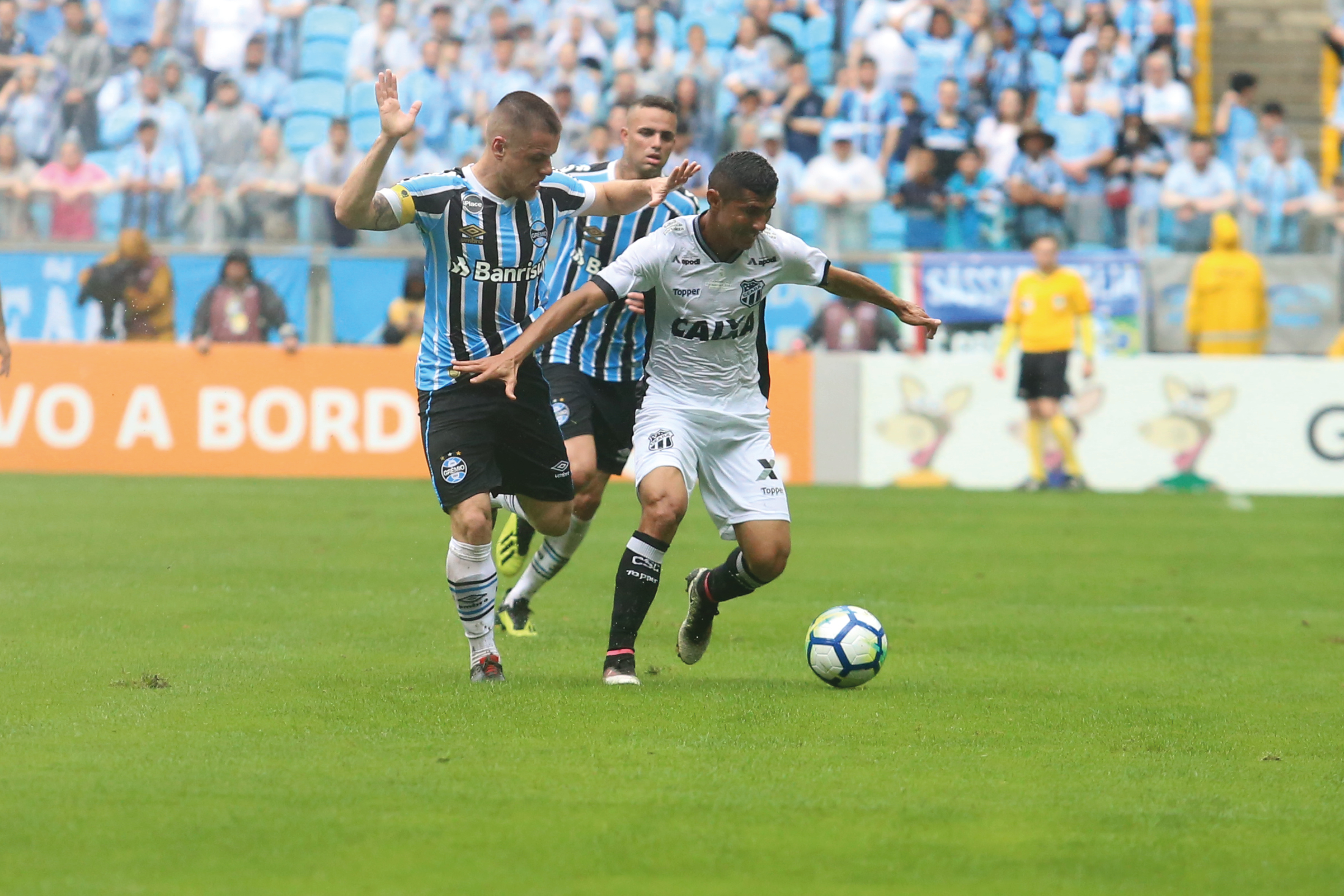 Brasileiro: Ceará fica na frente duas vezes, mas perde de virada para o Grêmio