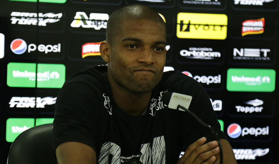 Em Porangabuçu, lateral-direito Maicon Silva é apresentado oficialmente à imprensa