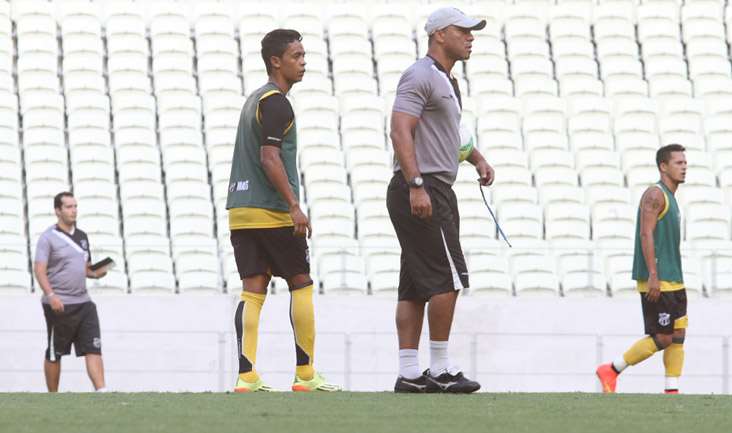 Sérgio Soares comandou treino coletivo com o grupo, na Arena Castelão