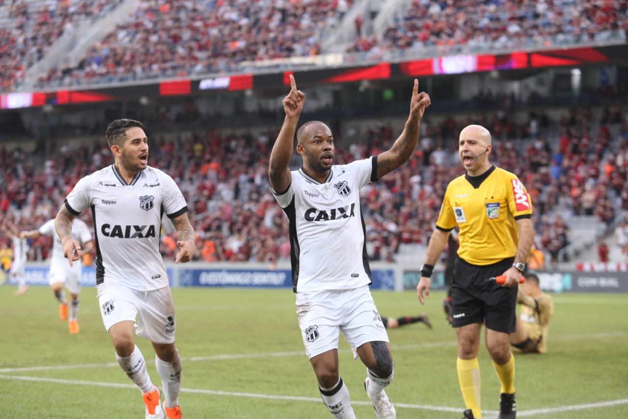 Contra o Atlético/PR, Ceará abre o placar, toma virada, mas arranca empate com gol de Wescley