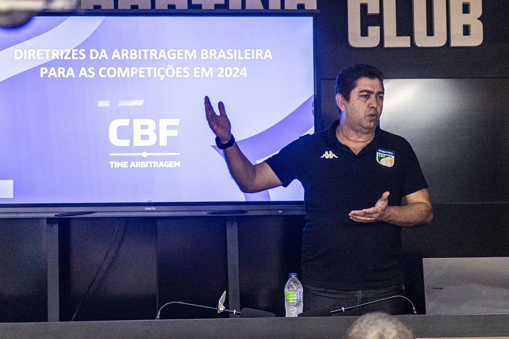 Antes do início da Série B, Ceará recebe palestra de arbitragem sobre as novas regras