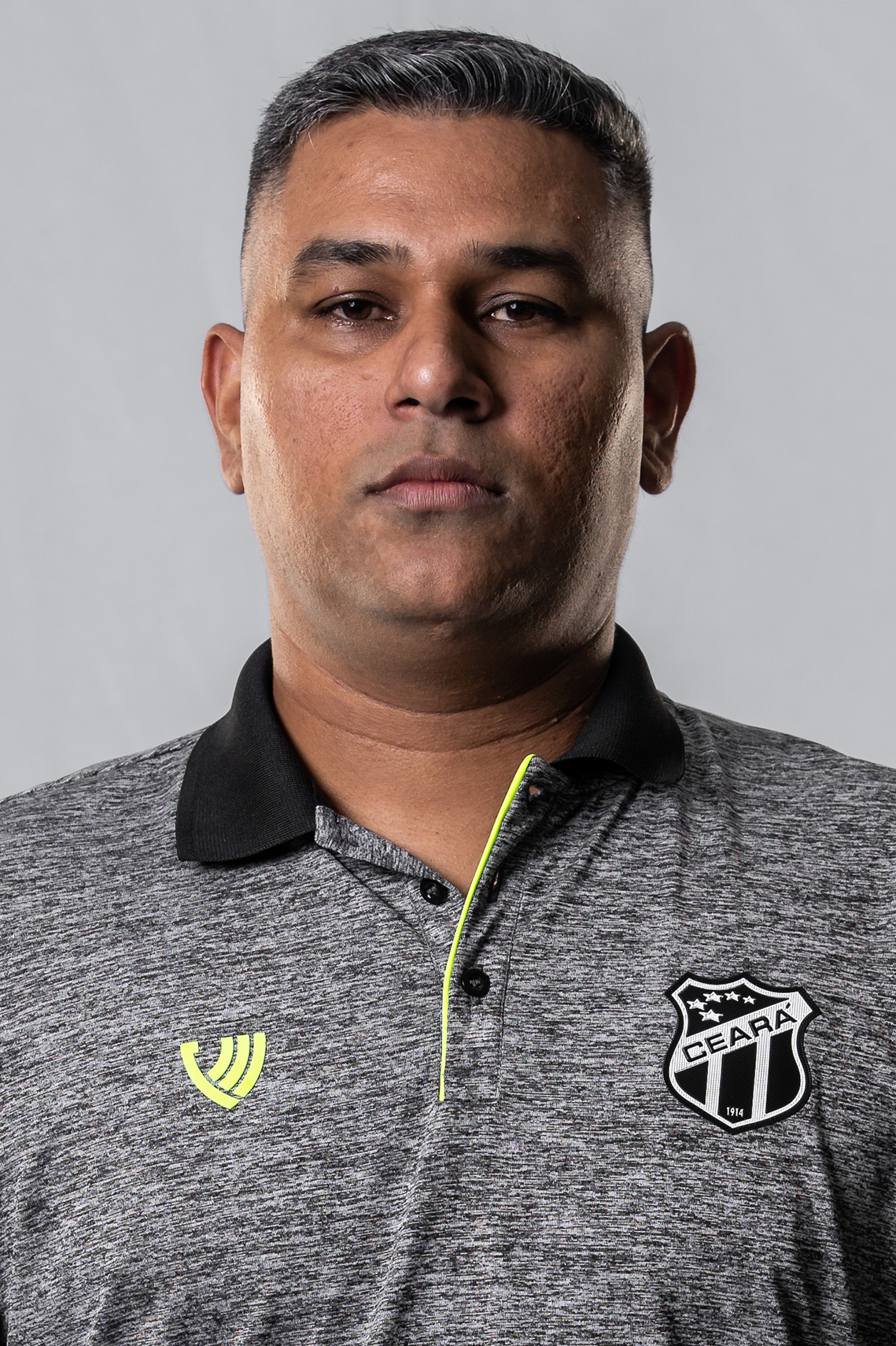 Saiba mais sobre: Alcino Rodrigues Lima