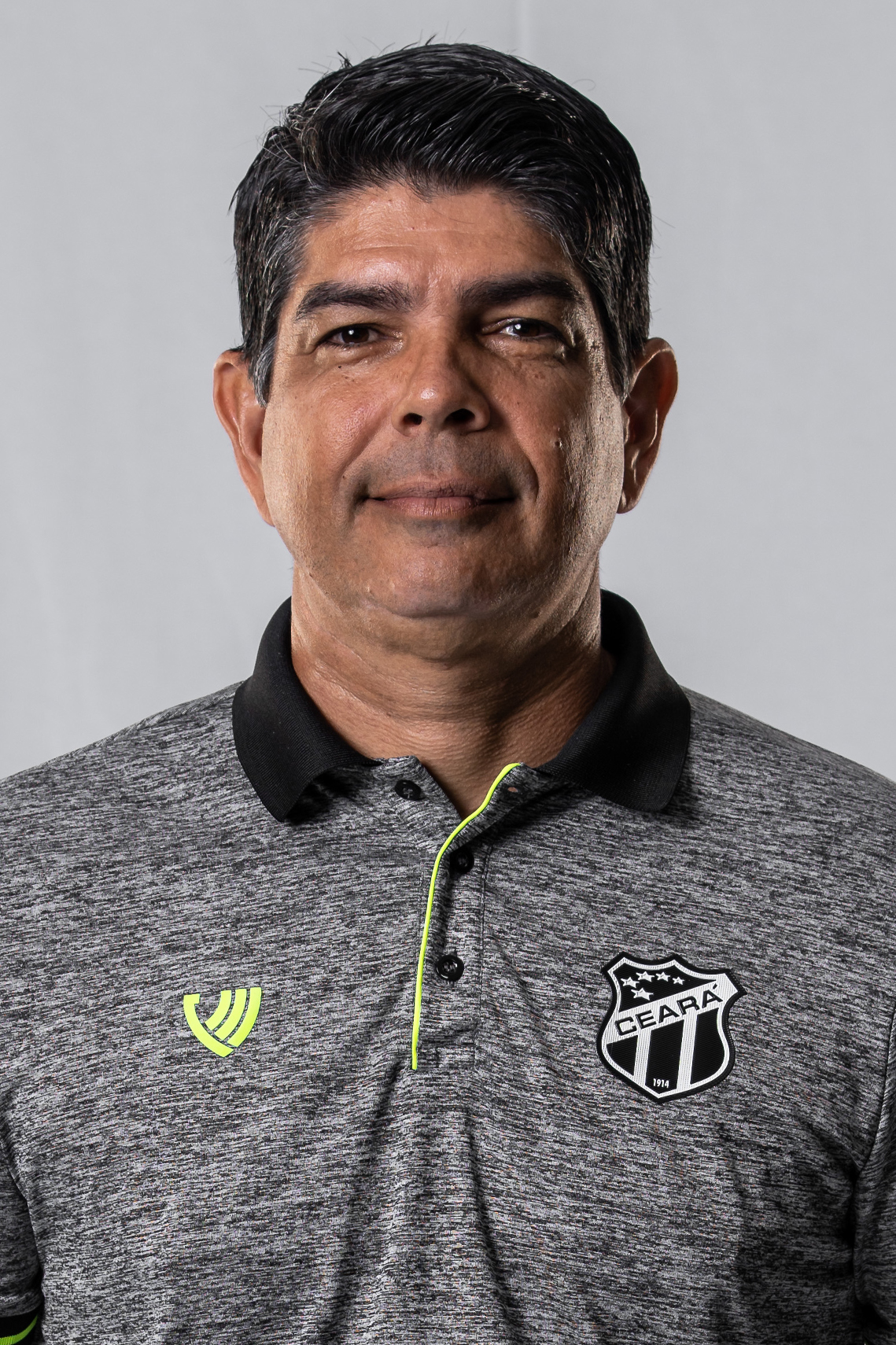 Saiba mais sobre: Marcos Gomes Valadares