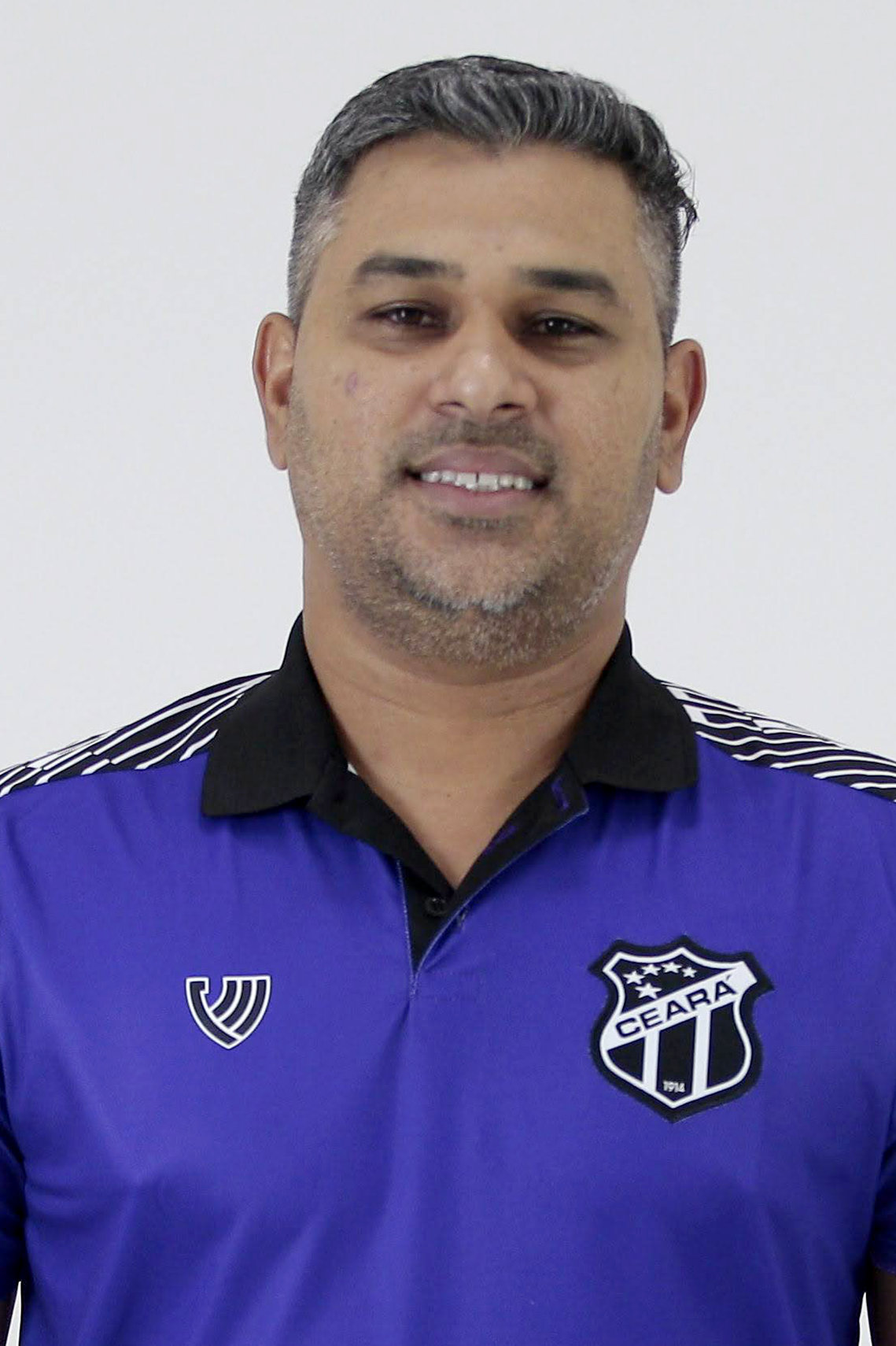 Saiba mais sobre: Alcino Rodrigues Lima
