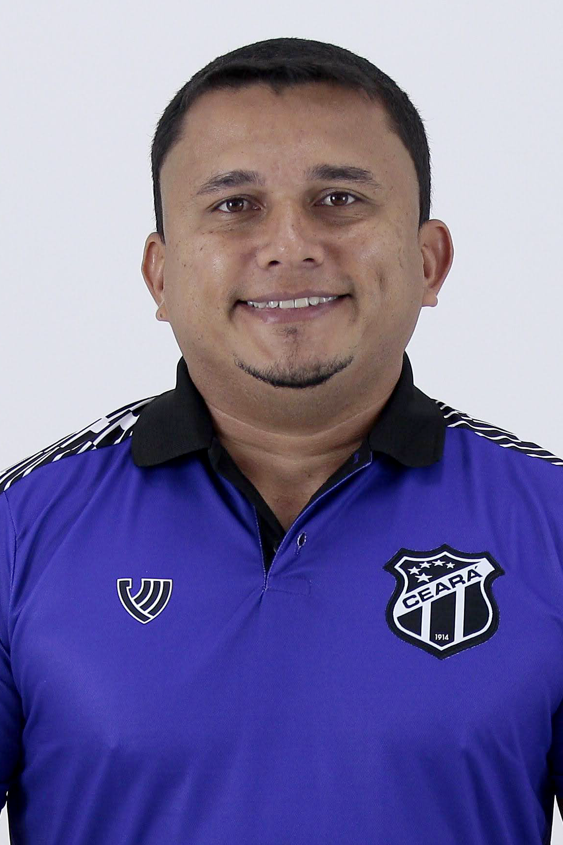 Saiba mais sobre: Roberto Farias de Figueredo