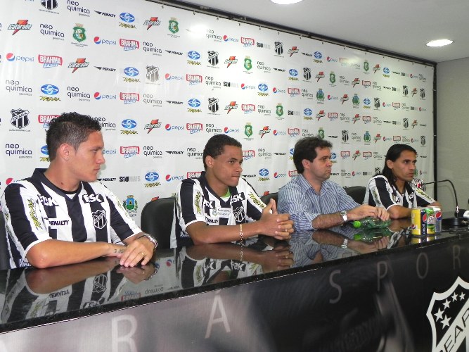 [24-08] Evandro Apresenta Reforços - 6