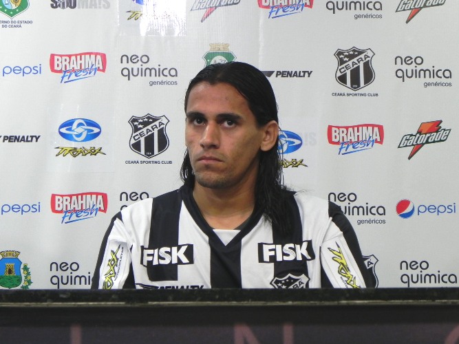 [24-08] Evandro Apresenta Reforços - 7