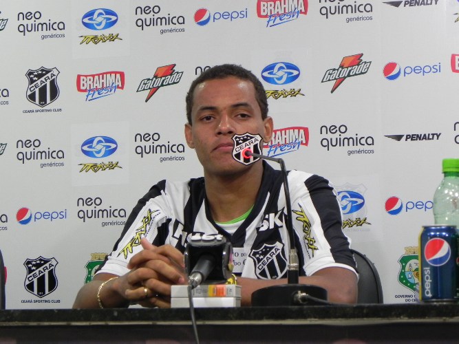 [24-08] Evandro Apresenta Reforços - 12