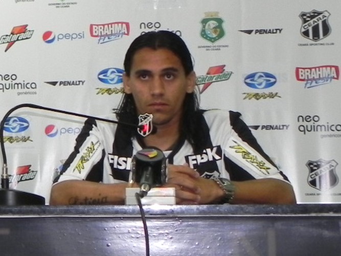 [24-08] Evandro Apresenta Reforços - 13