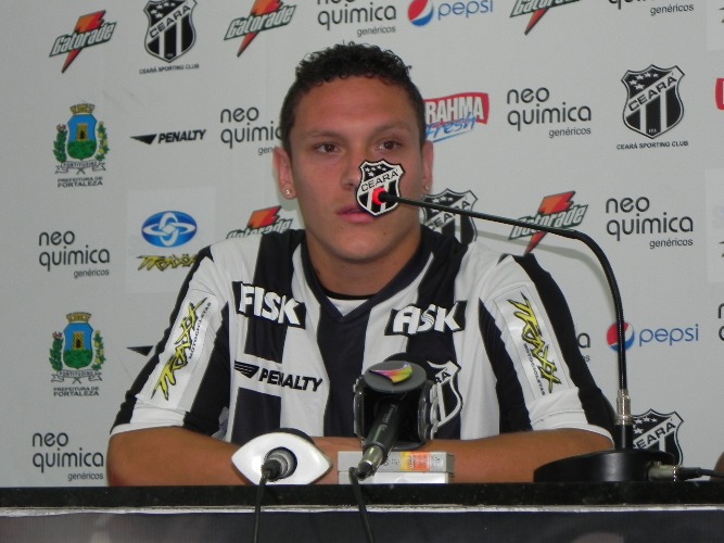 [24-08] Evandro Apresenta Reforços - 14