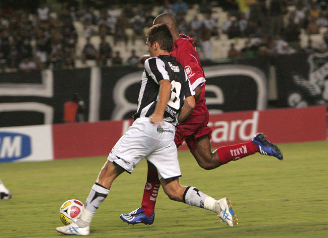 Ceará 0 X 1 América/RN - 05/08 às 20h - Castelão - 15