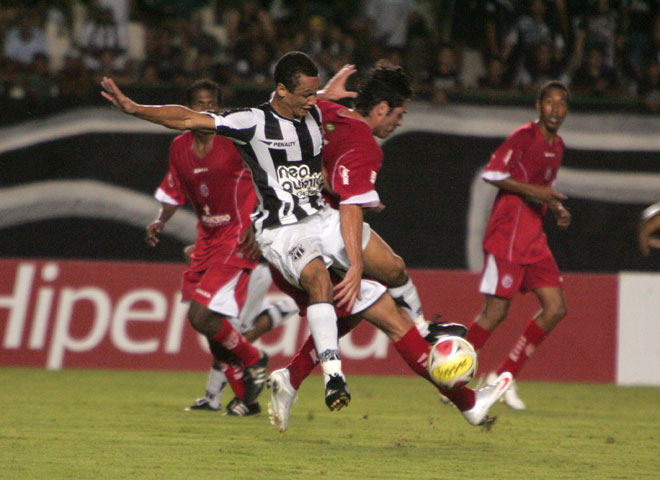 Ceará 0 X 1 América/RN - 05/08 às 20h - Castelão - 23