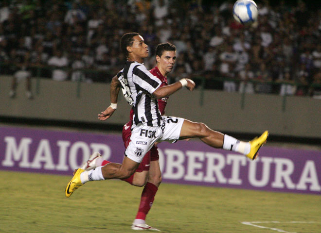 [06-10] Ceará 1 x 0 Internacional - 15