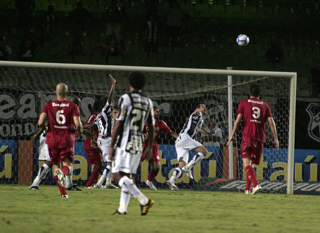 [06-10] Ceará 1 x 0 Internacional - 16