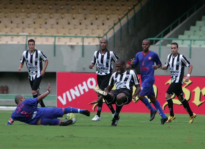 [13-02] Ceará 2 x 0 Tiradentes - 11