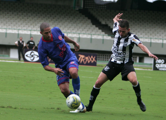 [13-02] Ceará 2 x 0 Tiradentes - 12