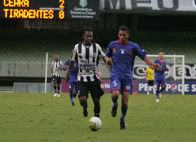 [13-02] Ceará 2 x 0 Tiradentes - 18