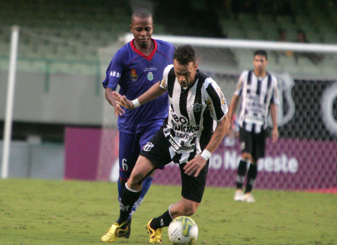 [13-02] Ceará 2 x 0 Tiradentes - 19