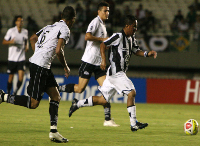 Ceará 2 x 0 Treze-PB - 13/06 às 20h15 - Castelão - 14