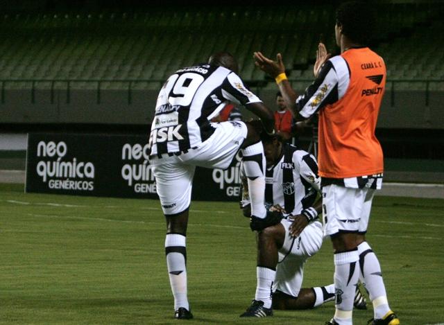 [10-10] Ceará 2 x 0 Guarani - 16