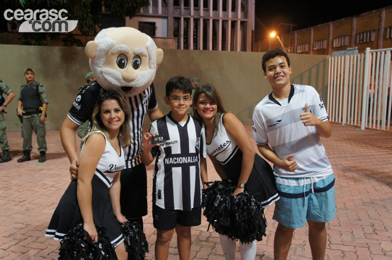 [24-08] Ceará 1 x 3 Vitória - Torcida - 32