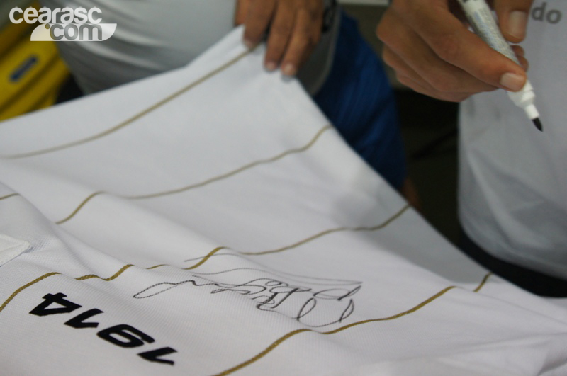 [15-09] Magno Alves recebe torcedores na Loja Oficial - 17