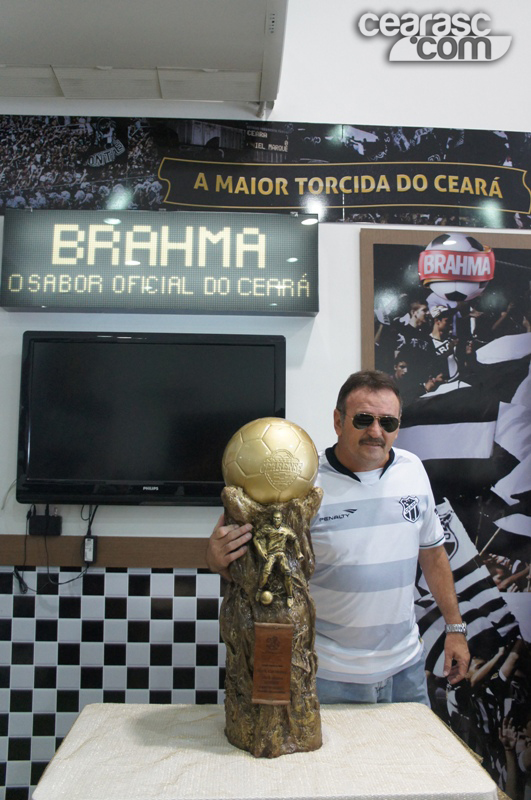 [24-06] Exposição da Taça - 01 - 4