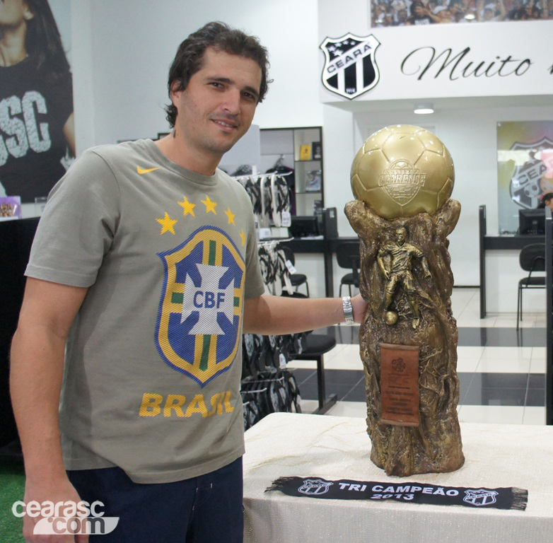 [24-06] Exposição da Taça - 01 - 7