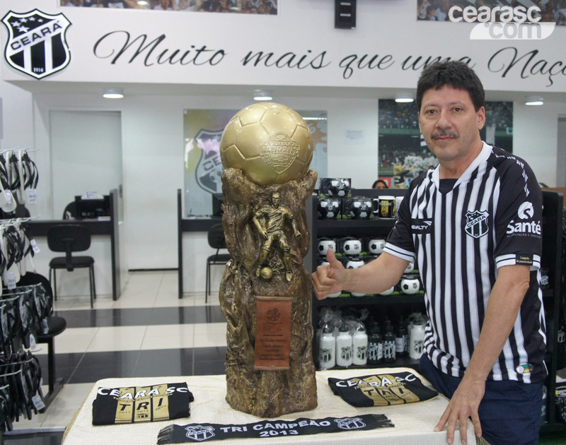 [24-06] Exposição da Taça - 02 - 3