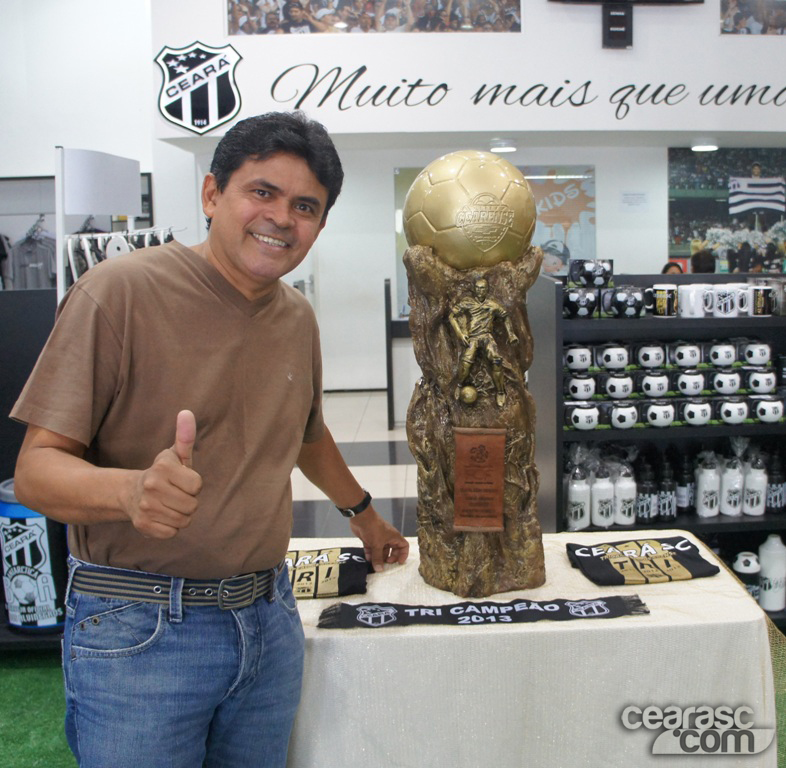 [24-06] Exposição da Taça - 02 - 4