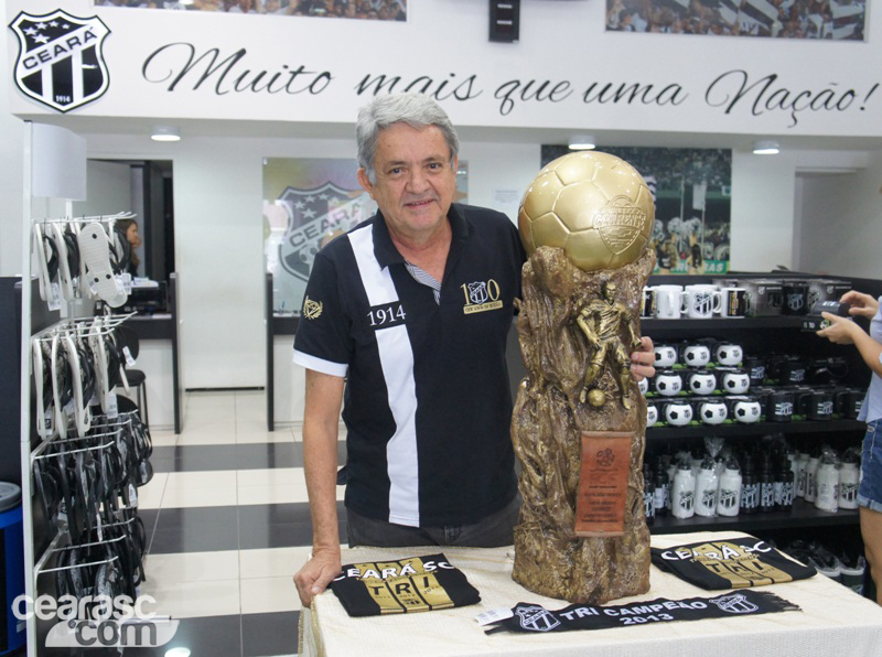 [24-06] Exposição da Taça - 02 - 7