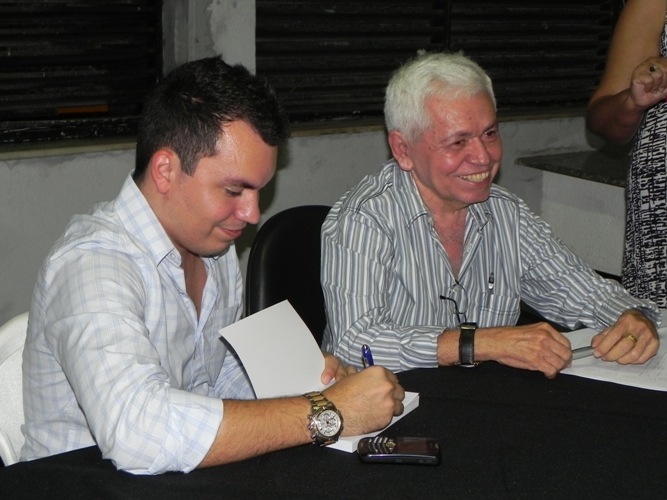 [25-01] Lançamento Livro de Alberto Damasceno2 - 5