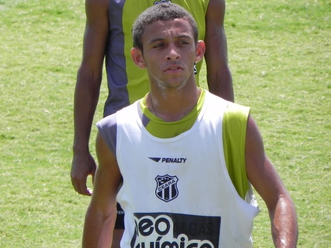 Atacante Paulinho - 5