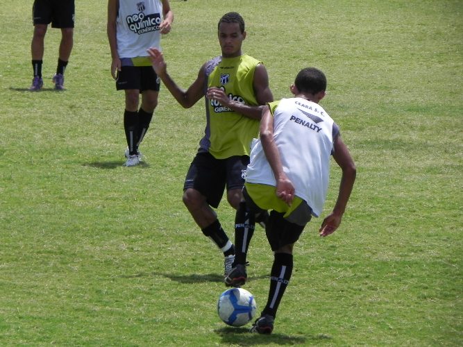 Atacante Paulinho - 6
