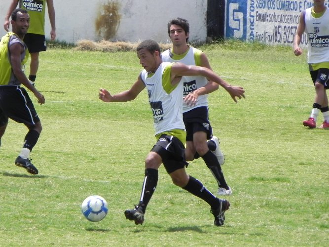Atacante Paulinho - 7