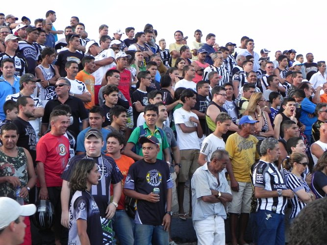 [03-01] Torcida Comparece no Treino - 5