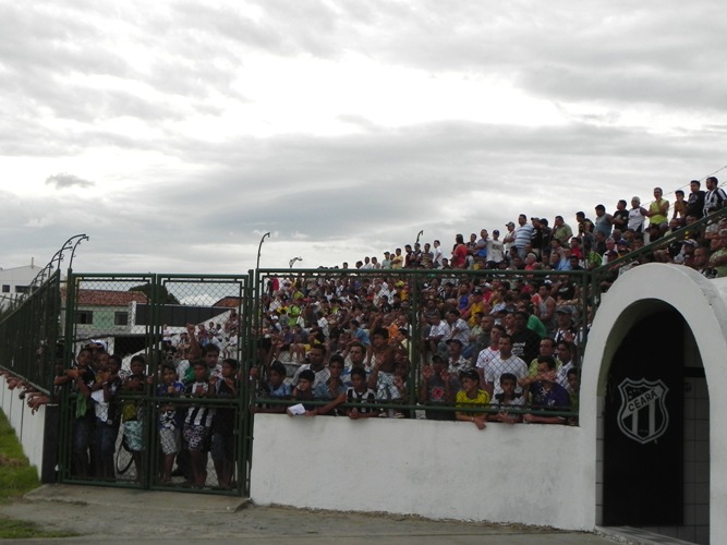 [07-01] Torcida Comparece ao Treino - 4