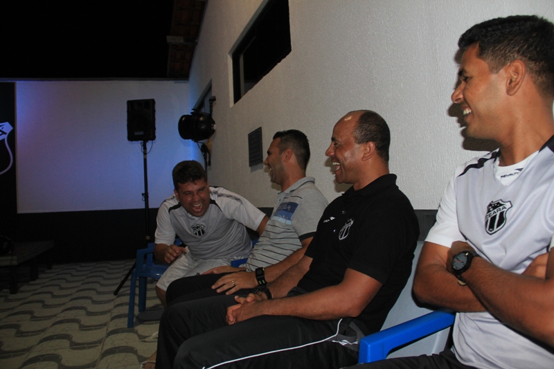 [10-11] Em show de Humor, Alex Nogueira alegra Concentracao - 27