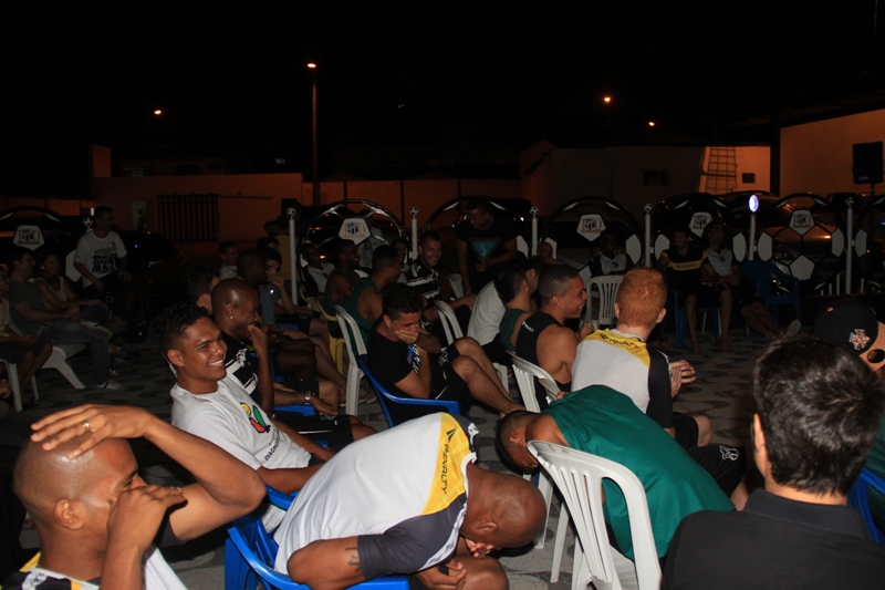 [10-11] Em show de Humor, Alex Nogueira alegra Concentracao - 28