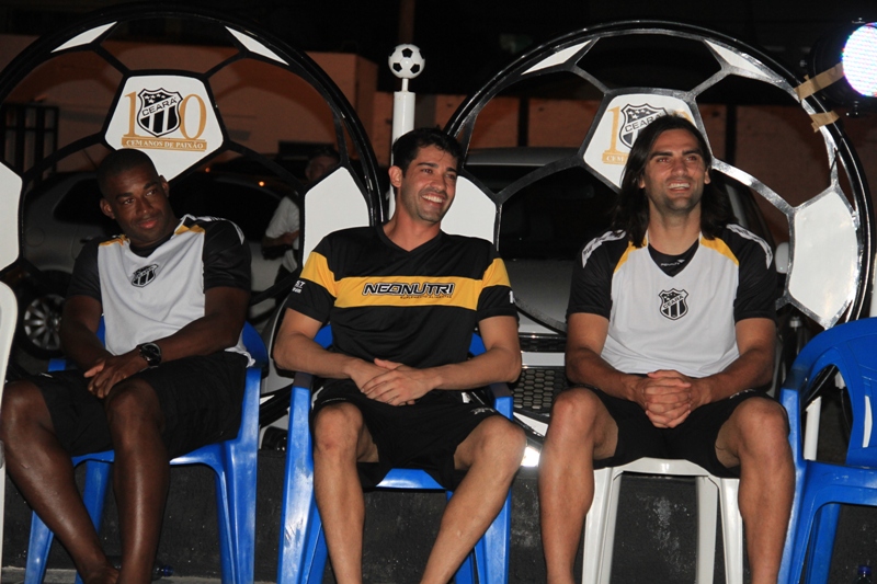 [10-11] Em show de Humor, Alex Nogueira alegra Concentracao - 34